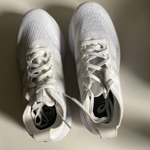 ASICS Gel Nimbus Women’s Running Shoes - Picture 2 of 4